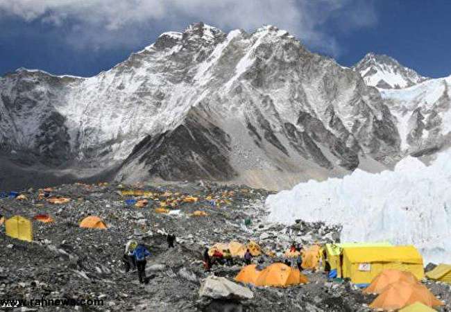 اسثتشمام بوی بد در قله اورست